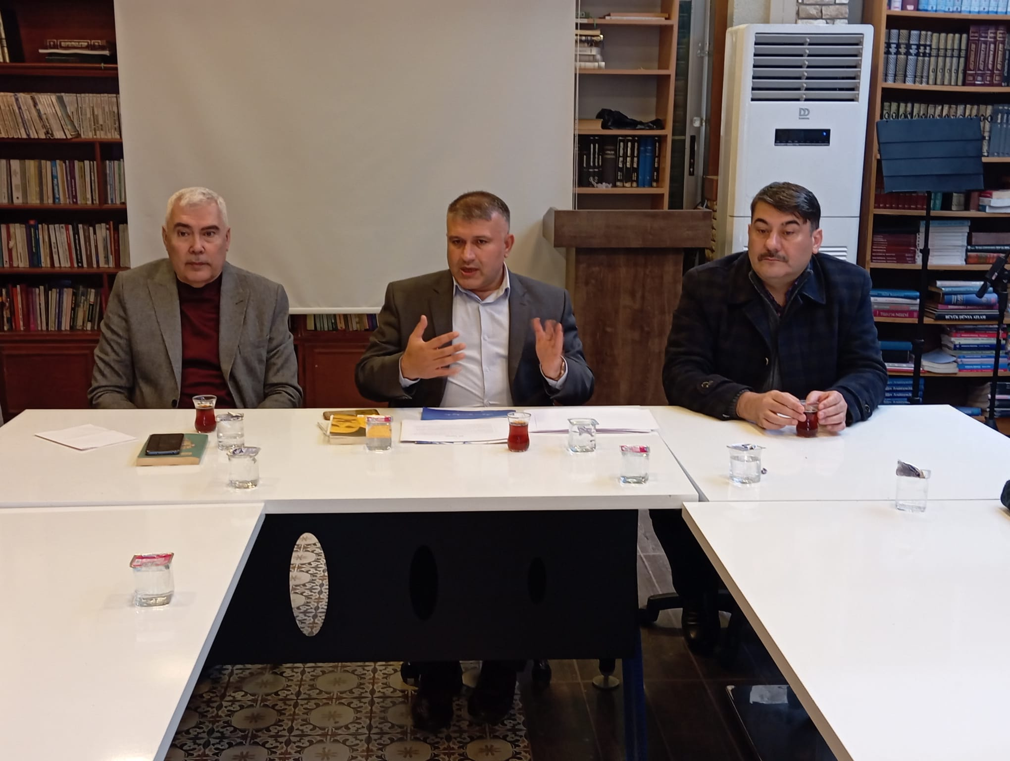 Bir Cumhuriyet Ozanı: Âşık Veysel Ve Şiiri