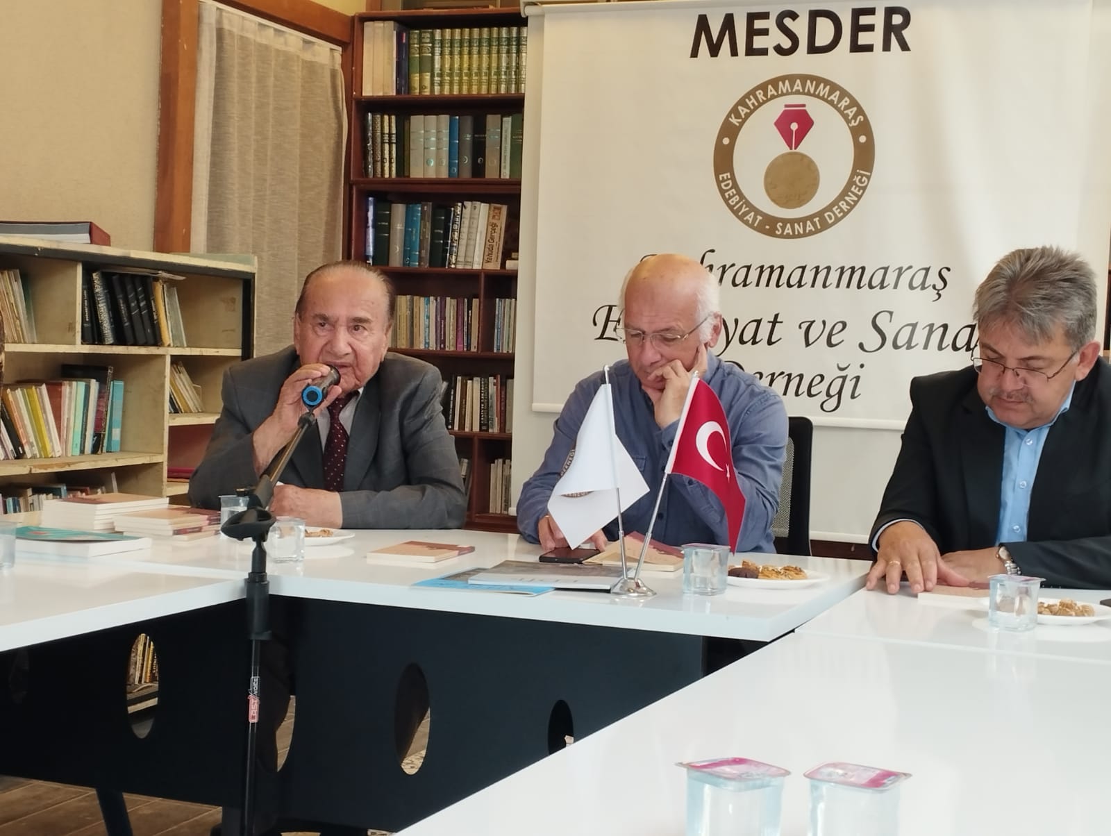 MUSTAFA OKUMUŞ’TAN “BANA GELEN KİTAPLAR”