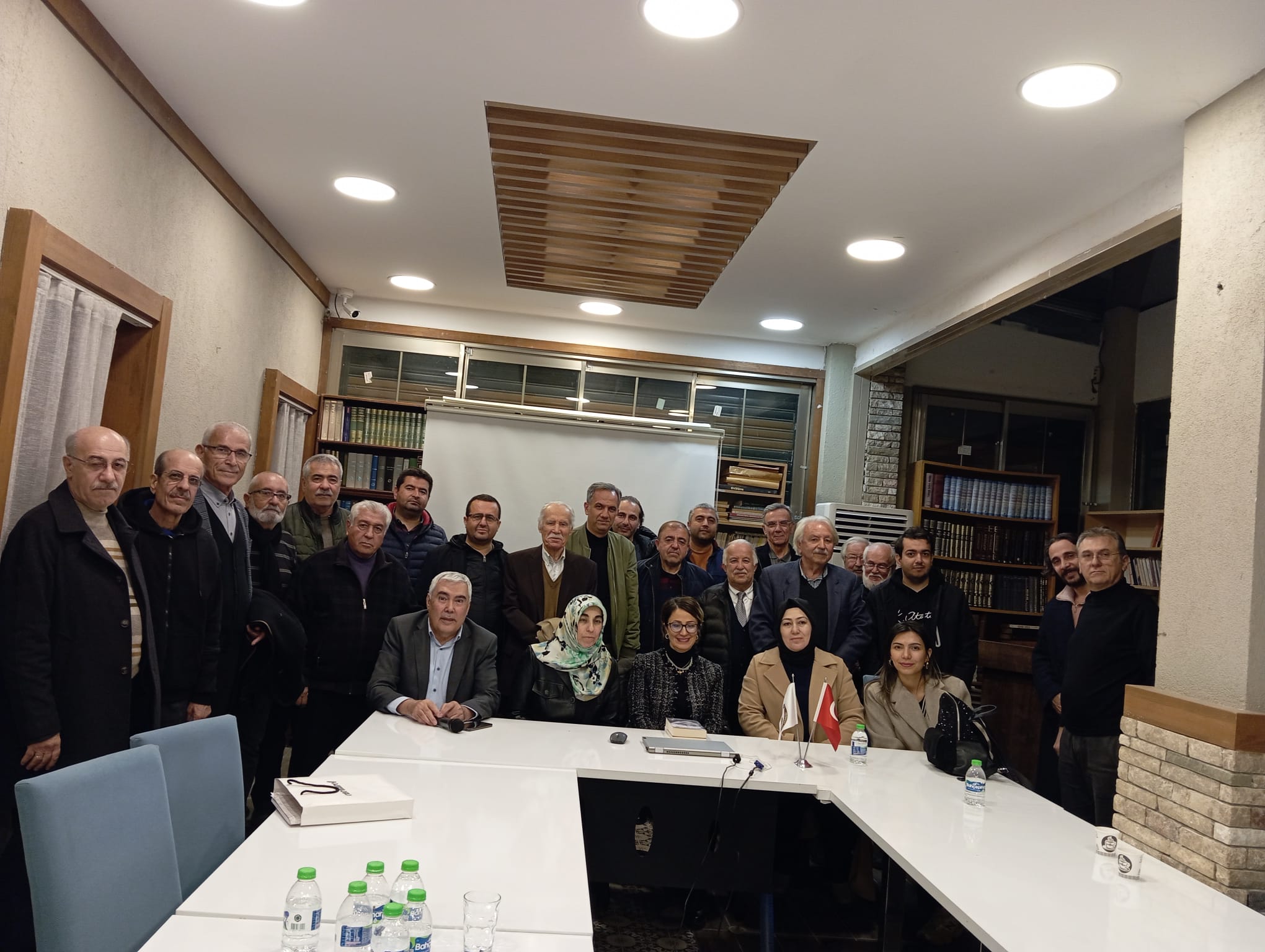 PROF. DR. EBRU FINDIKLI’NIN OCAKBAŞI SOHBETLERİ’NDEKİ KONUŞMASI: 6 ŞUBAT DEPREMLERİNİN KAHRAMANMARAŞ HALKI ÜZERİNDEKİ  PSİKO-SOSYAL ETKİLERİ 