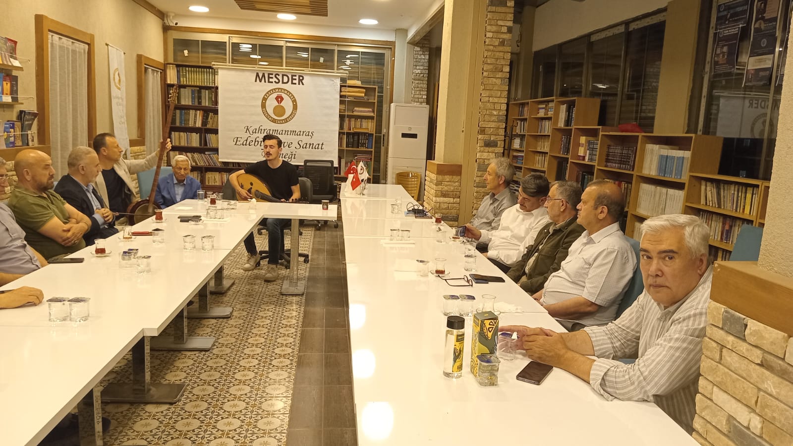 Maltepe Musiki Eğitim Vakfı Kurucusu Sanatçı Fikret Erkaya MESDER’de Ağırlandı