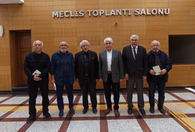 MESDER YÖNETİMİ BÜYÜKŞEHİR BELEDİYESİ BAŞDANIŞMANI BURHAN SAKALLI’YI MAKAMINDA ZİYARET ETTİ