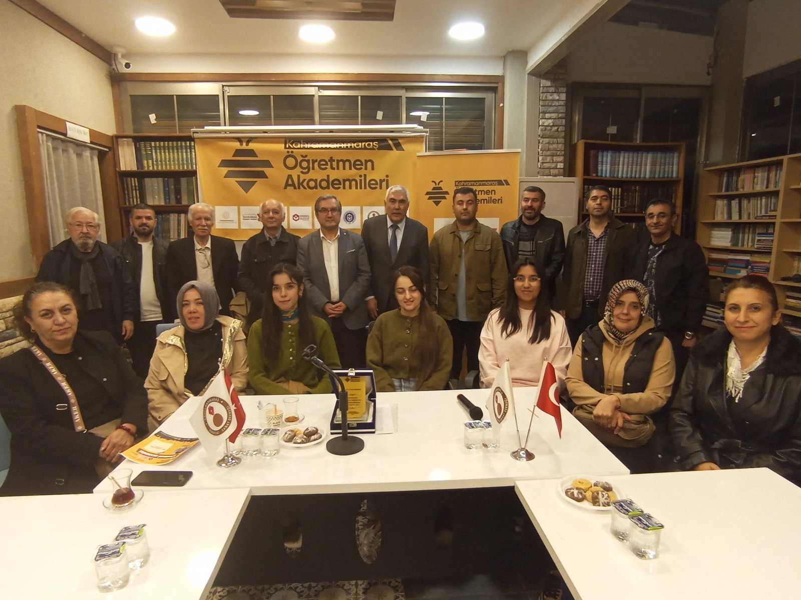 BİYOGRAFİ AKADEMİSİNDE YAZAR TAHSİN YÜCEL MESDER’DE ANILDI