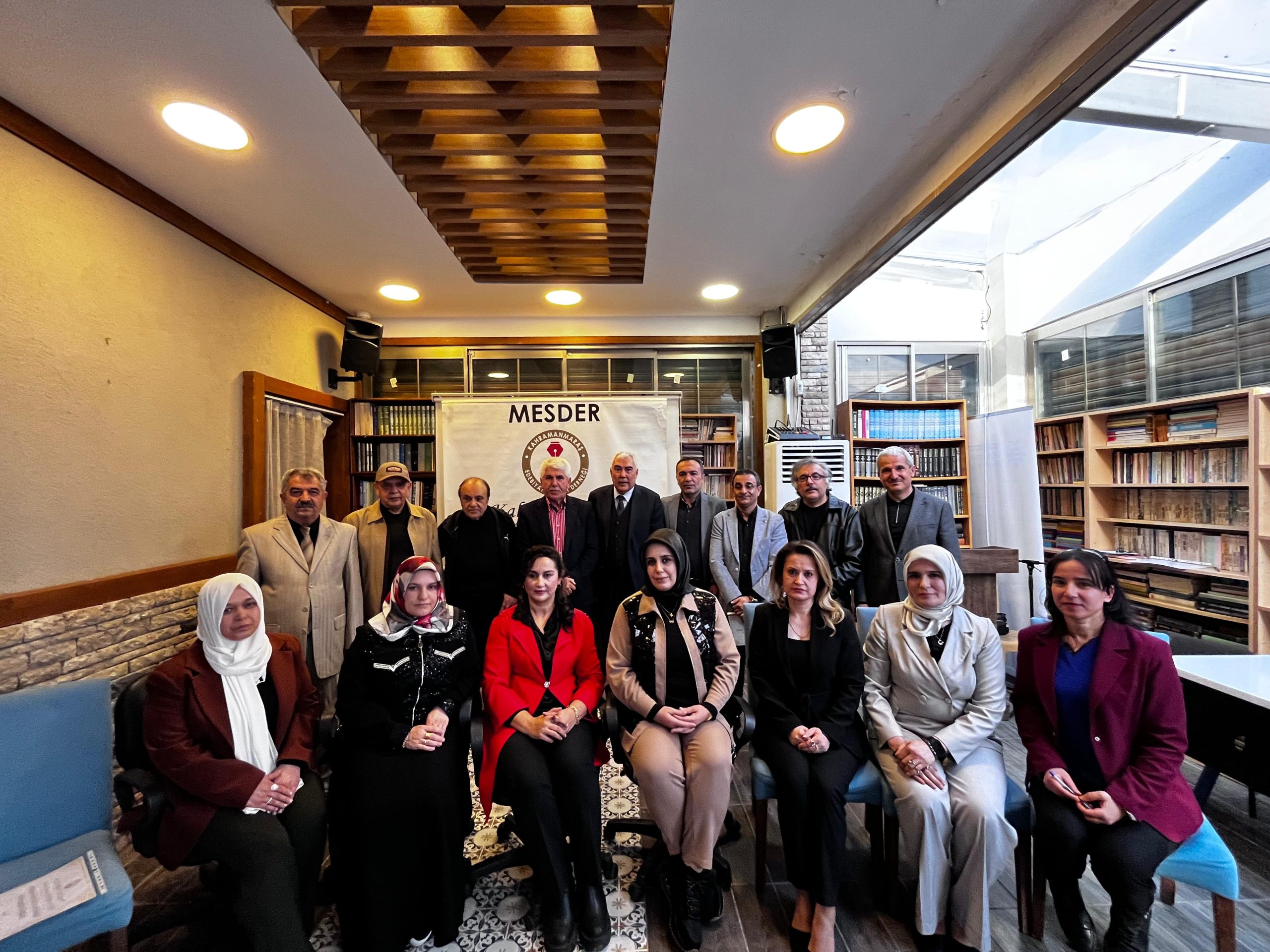 ŞİİRİN KALBİ MESDER’DE ATTI