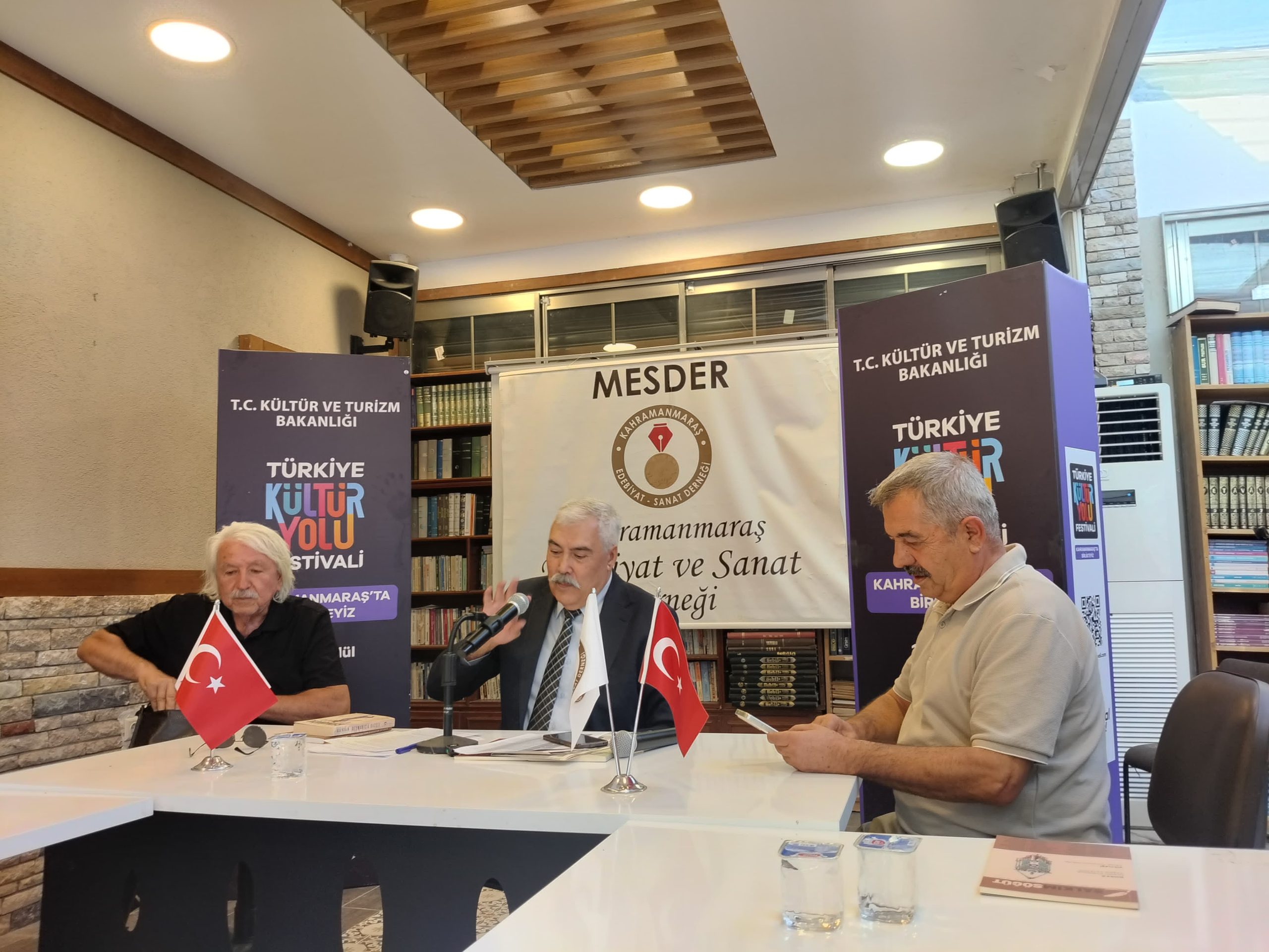 TÜRKİYE KÜLTÜR YOLU FESTİVALİ’NDE MESDER’DE ANLAMLI SÖYLEŞİ:“SALKIM SÖĞÜT GÖLGESİNDE MARAŞ KÜLTÜRÜ”