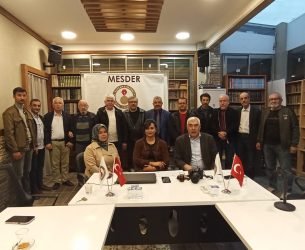 MESDER’de Şiir ve Fotoğrafın Kesişiminde Unutulmaz Bir Program: “HAYATIN KADRAJINDA ŞİİR VE FOTOĞRAF”
