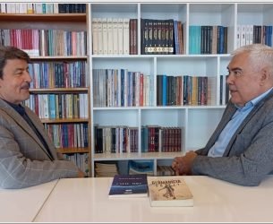 YAZAR HASAN KEKLİKCİ İLE SÖYLEŞİ: “DAĞARCIĞI DOLU OLMAKTAN ZİYADE TAŞIYOR OLMASI GEREKİR BİR YAZARIN”