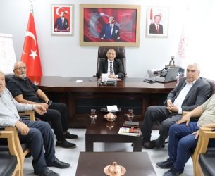 ŞİİR DOSTU MİLLİ EĞİTİM MÜDÜRÜ ERHAN BAYDUR’A MESDER’DEN ZİYARET