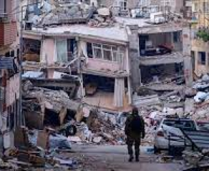 Umudun Boynu Bükük