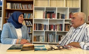 SALKIM SÖĞÜT EDEBİYAT SOHBETLERİ – 13 – ŞAİR-YAZAR KADRİYE KIRDÖK İLE SÖYLEŞİ – “OKUMADIĞINIZ ZAMAN NEFESSİZ KALACAĞINIZI HİSSETMİYORSANIZ LÜTFEN YAZMAYA KALKIŞMAYIN”
