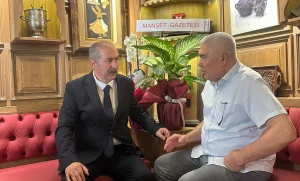 “ BU ŞEHİR, KENDİNE BİN YILDIR ŞİİR YAZILAN KENTTİR” Ali AVGIN’ın Hades Geçidi Romanı üzerine Manşet Gazetesi’nden Ali BÜYÜKÇAPAR ile yaptığı söyleşi